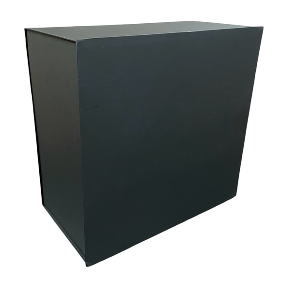 CHANEL Huge Magnetic Closure Box 19.5” x 19” x 10” - Picture 5 of 14